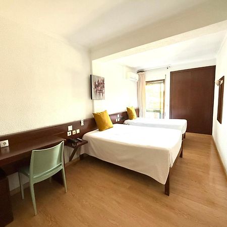 Residencial Dona Teresa Hotel Maía Eksteriør billede