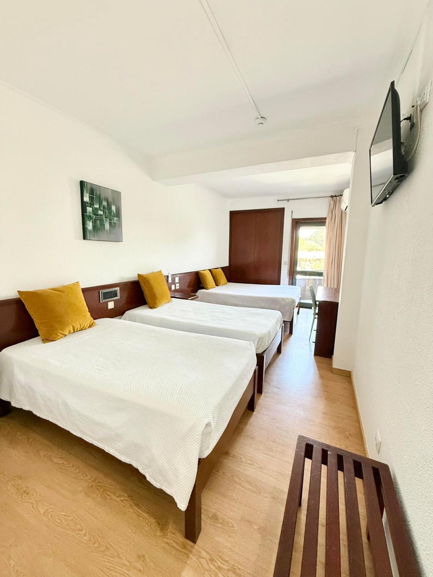Residencial Dona Teresa Hotel Maía Eksteriør billede
