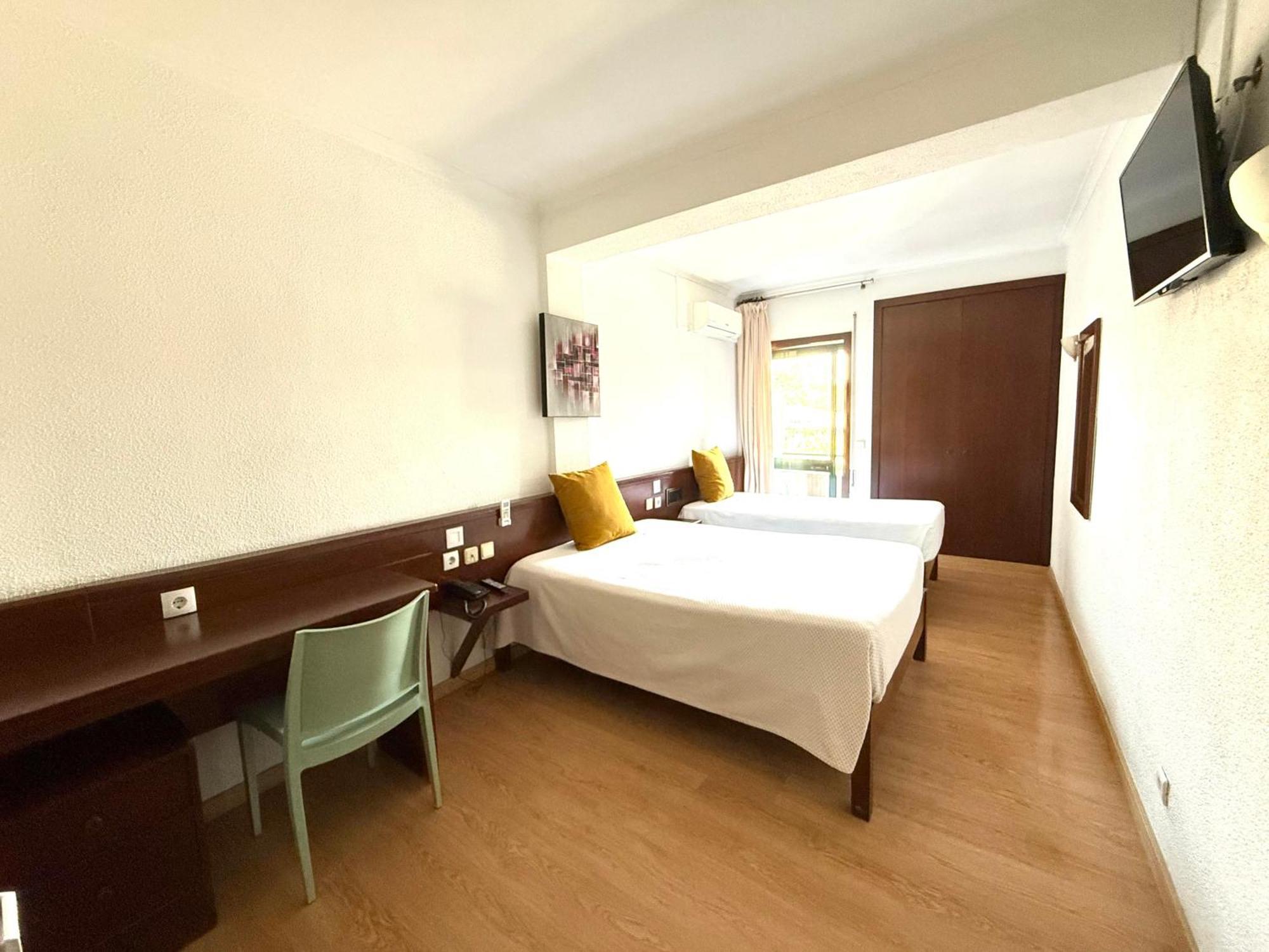 Residencial Dona Teresa Hotel Maía Eksteriør billede