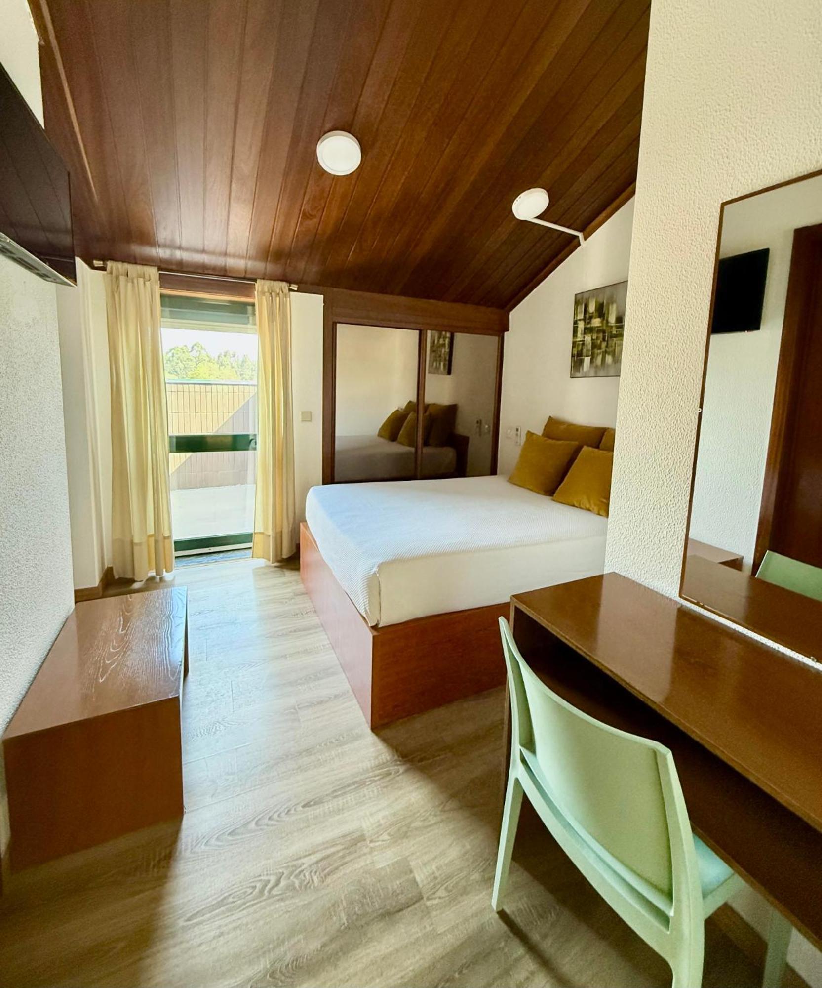 Residencial Dona Teresa Hotel Maía Eksteriør billede