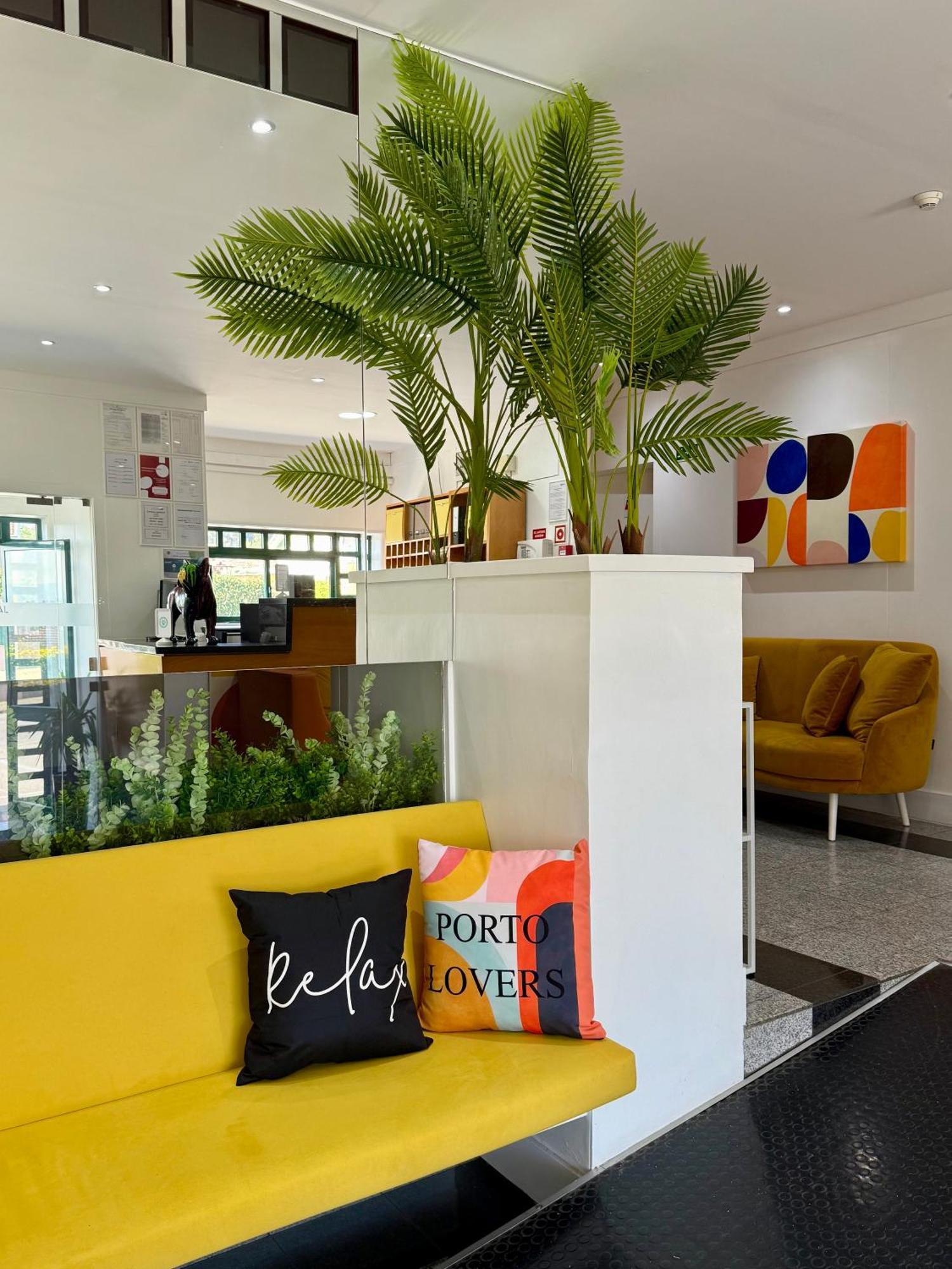 Residencial Dona Teresa Hotel Maía Eksteriør billede